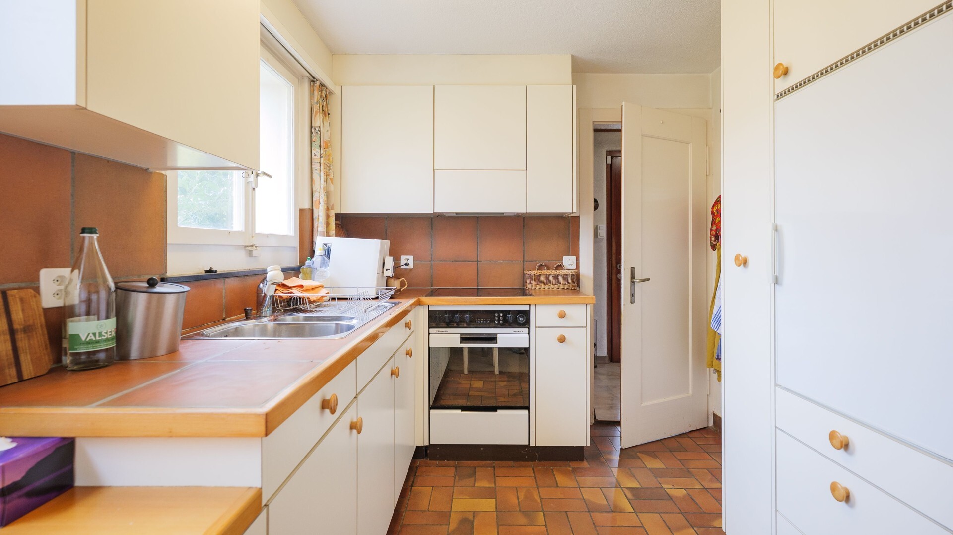 Detached 5.5-room house with charming garden and lots of potential - 2