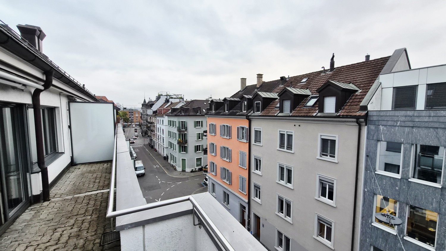Ihr neues Zuhause an zentraler Lage  4-Zimmer-Wohnung mit Balkon - 0