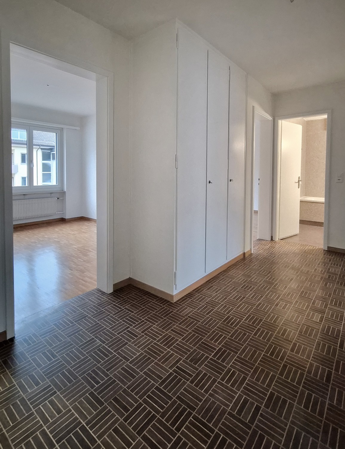 Ihr neues Zuhause an zentraler Lage  4-Zimmer-Wohnung mit Balkon - 1