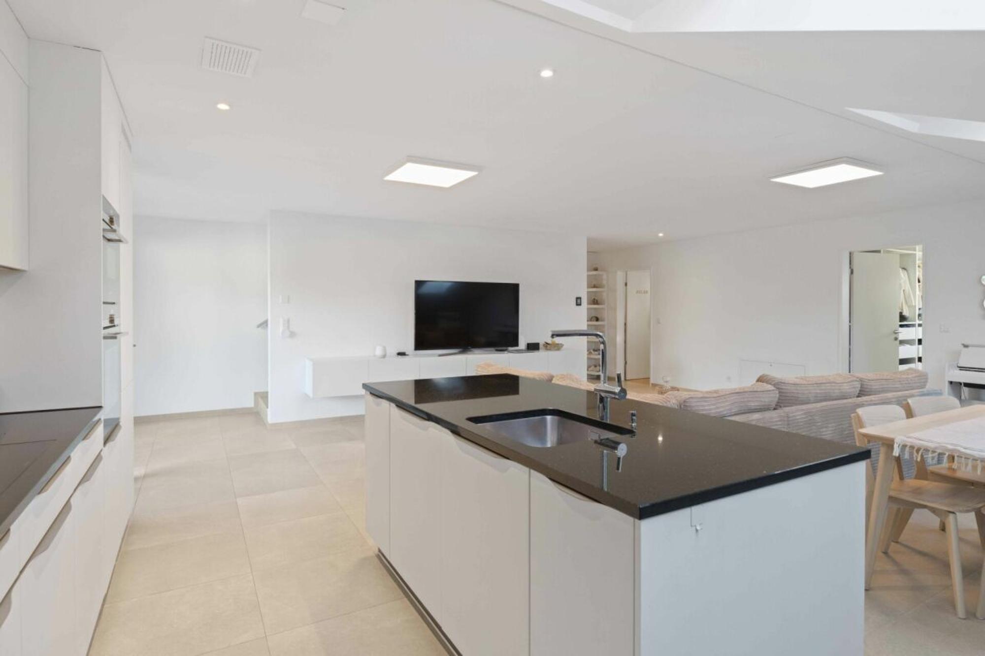Comfort, class and charm: 5.5-room rooftop maisonette in Ottenbach - 1