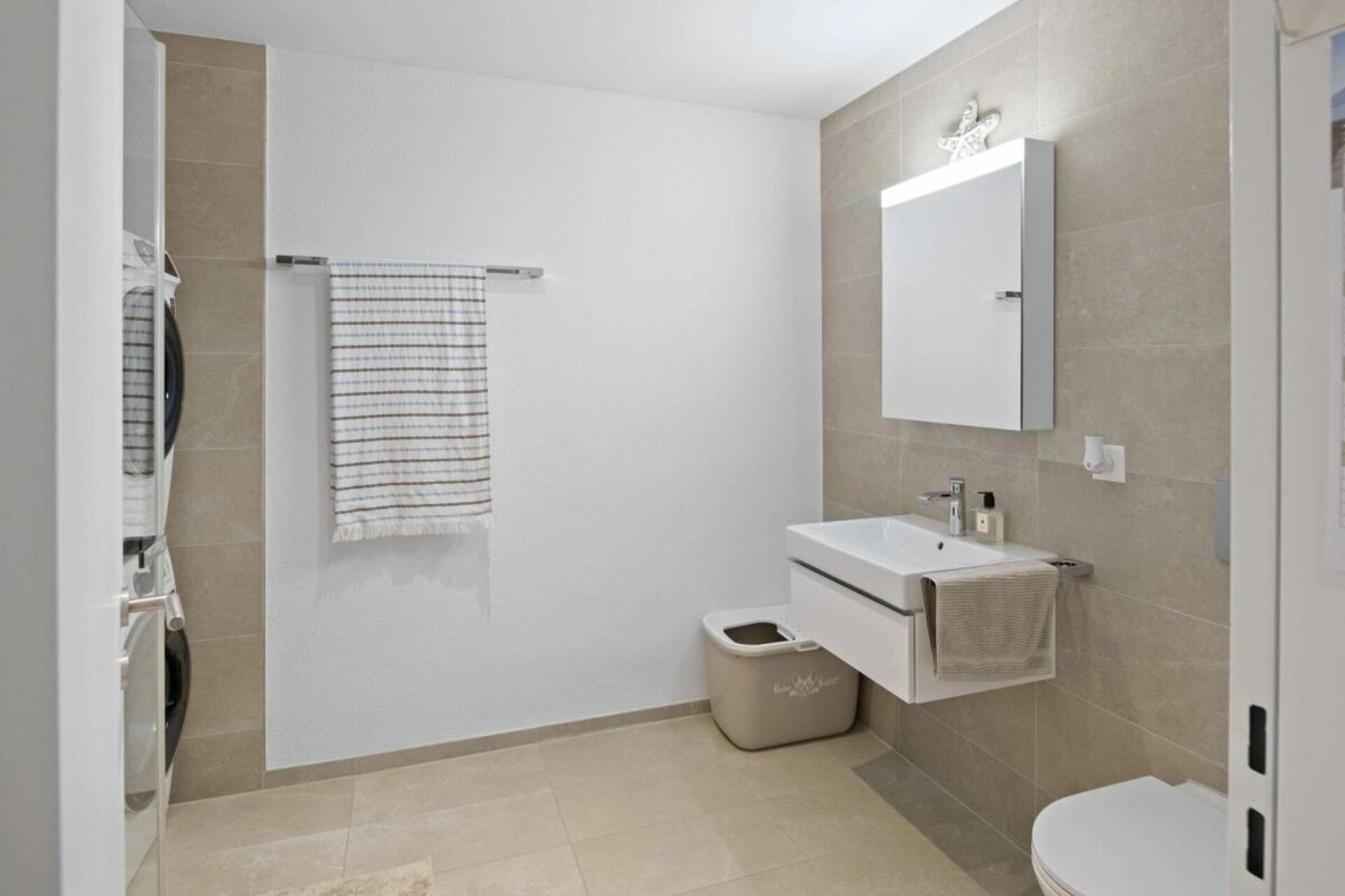 Comfort, class and charm: 5.5-room rooftop maisonette in Ottenbach - 9