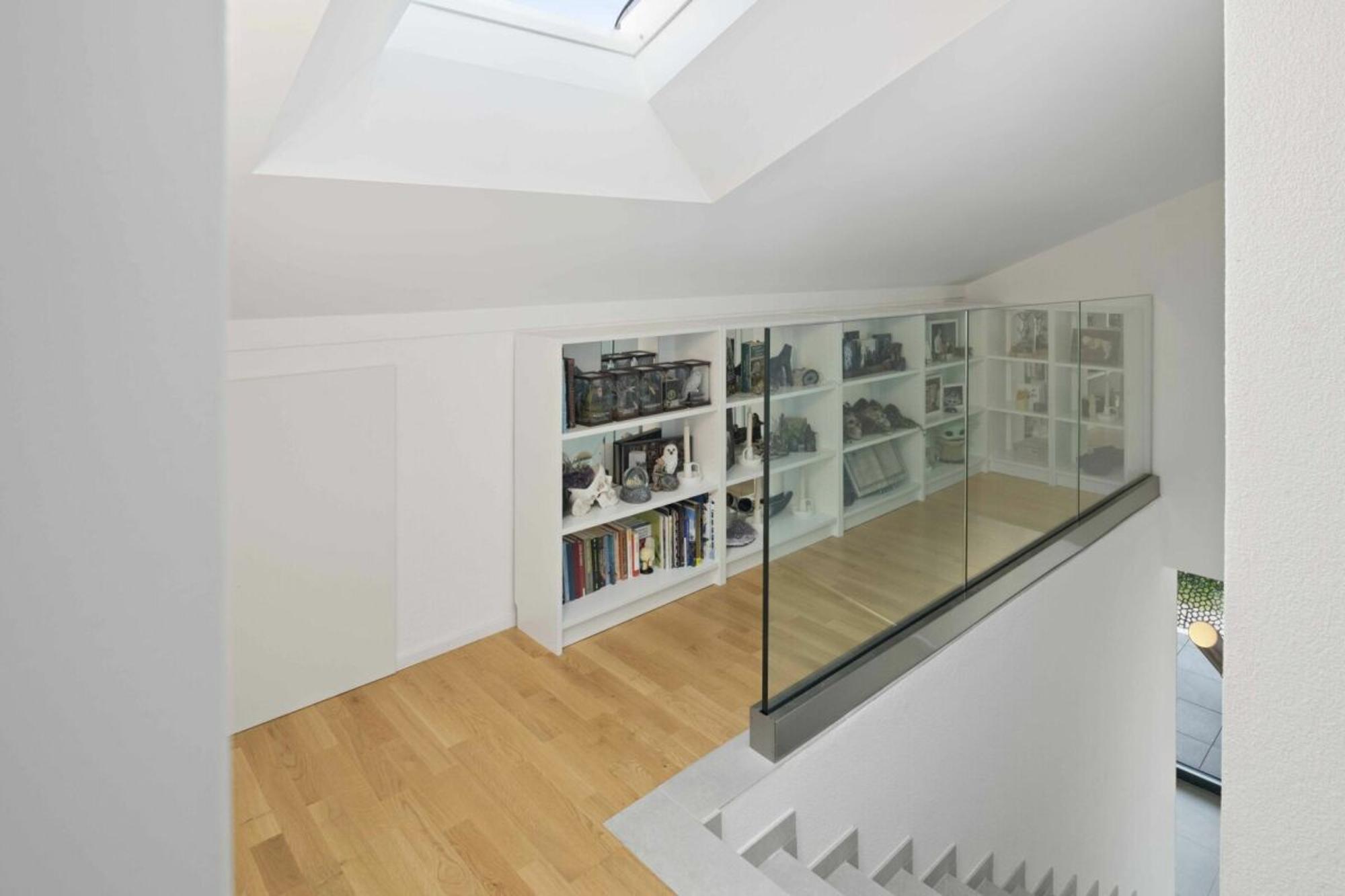 Comfort, class and charm: 5.5-room rooftop maisonette in Ottenbach - 11