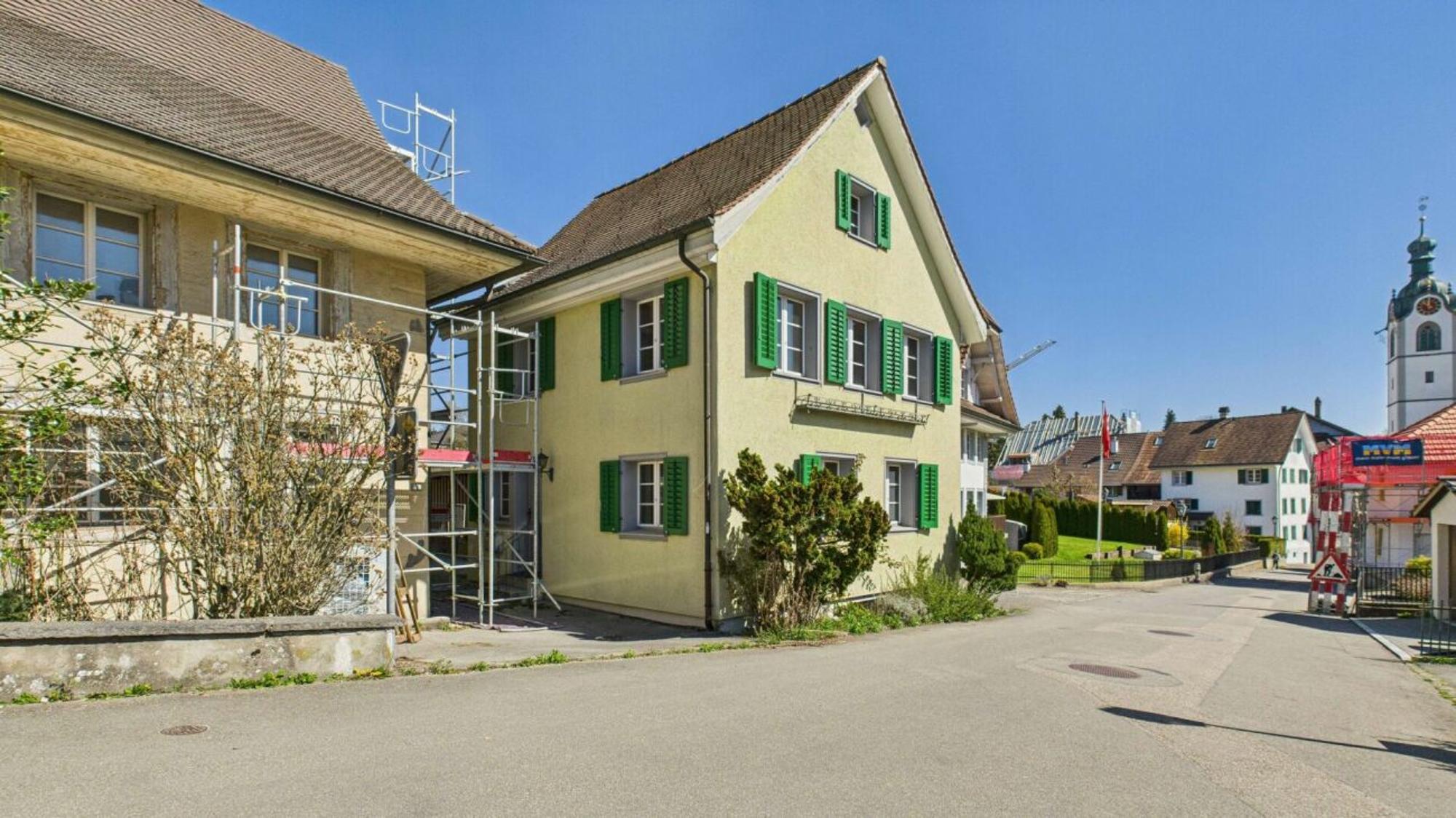 Charming apartment building in the heart of Beromünste - 1