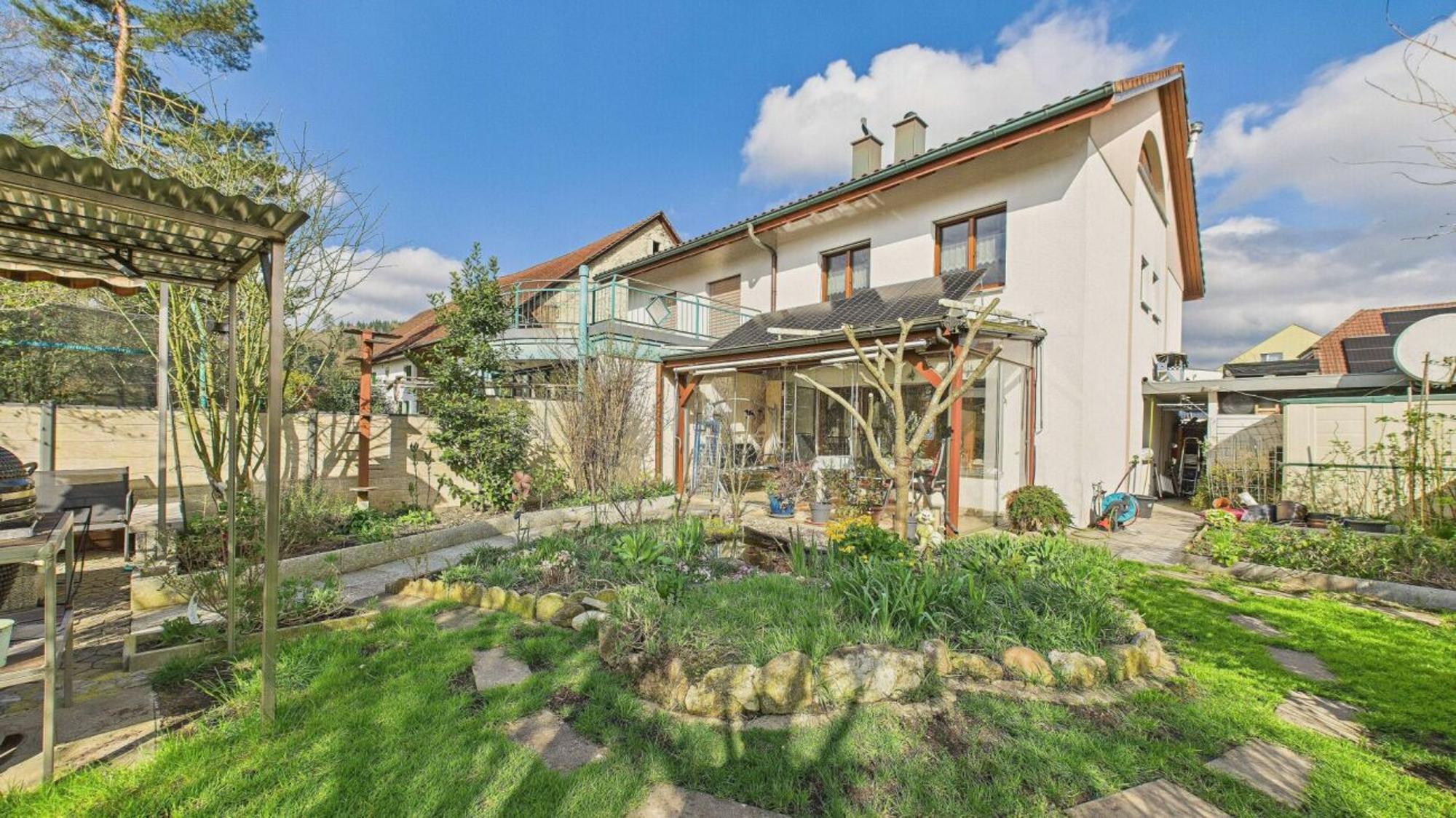 Charming apartment building in the heart of Beromünste - 0