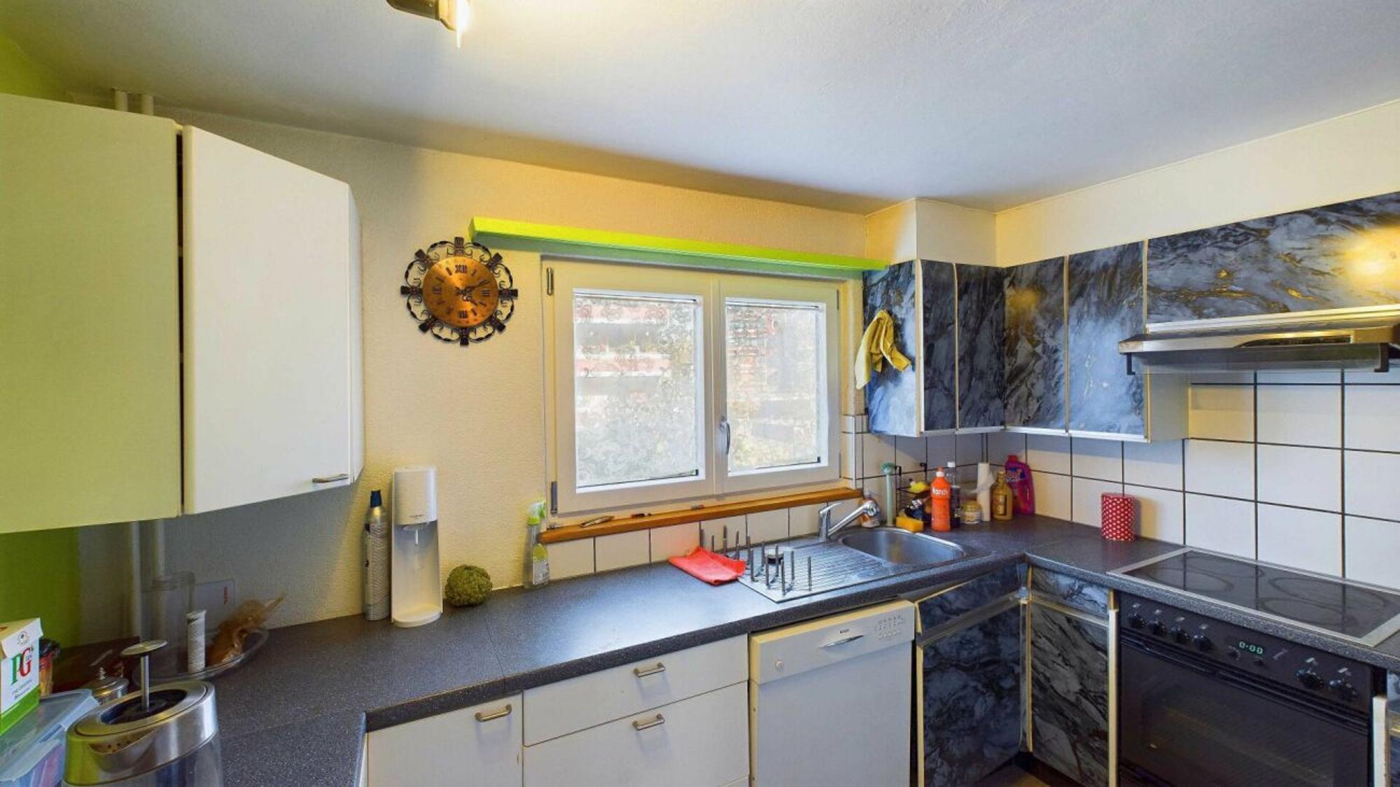 Charming Detached Home with Guest Apartment and Great Potential - 10
