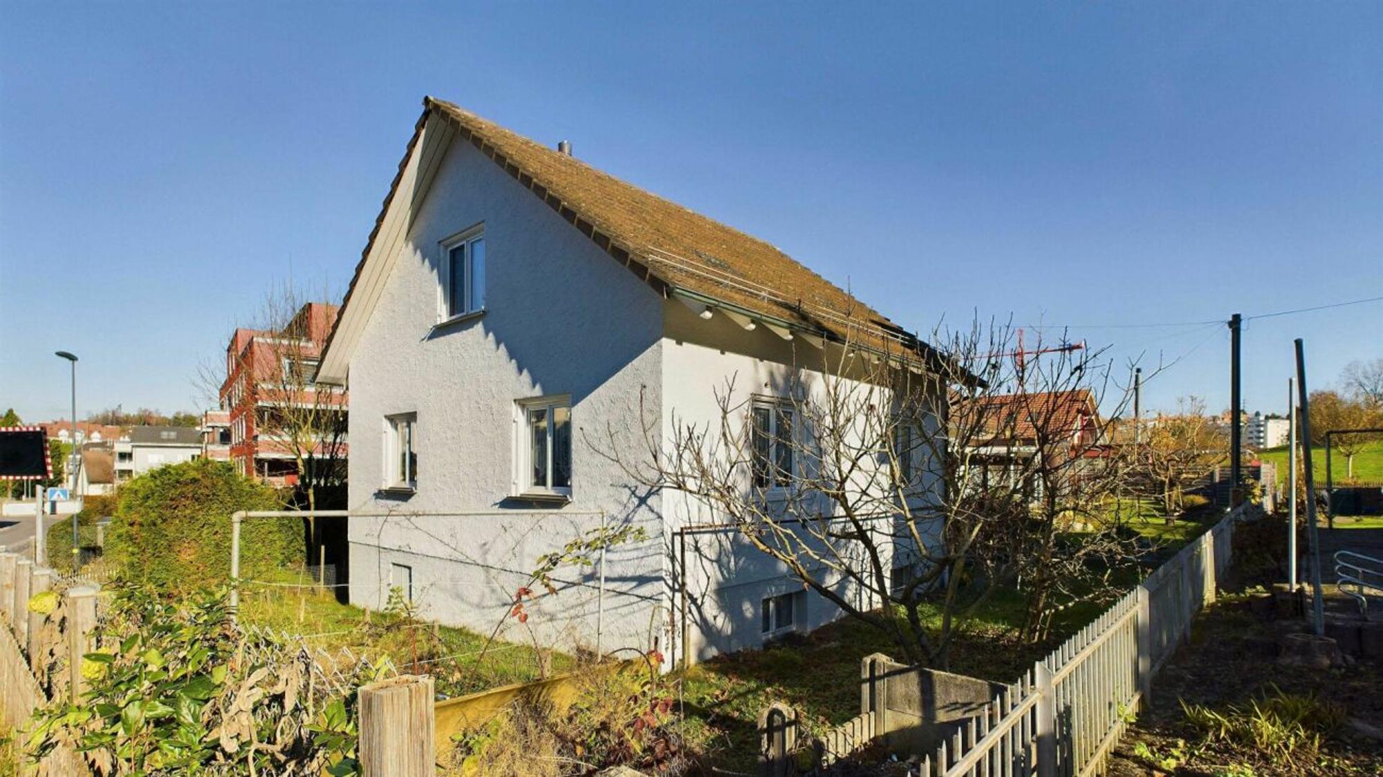 Charming Detached Home with Guest Apartment and Great Potential - 2