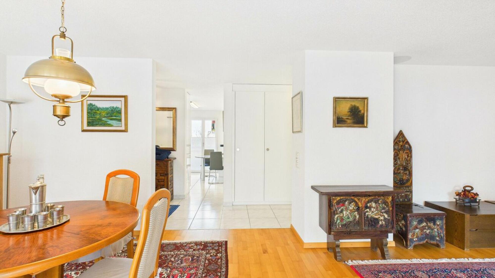 Stylish Living – 4.5-Room Apartment with Plenty of Space and Comfort - 3