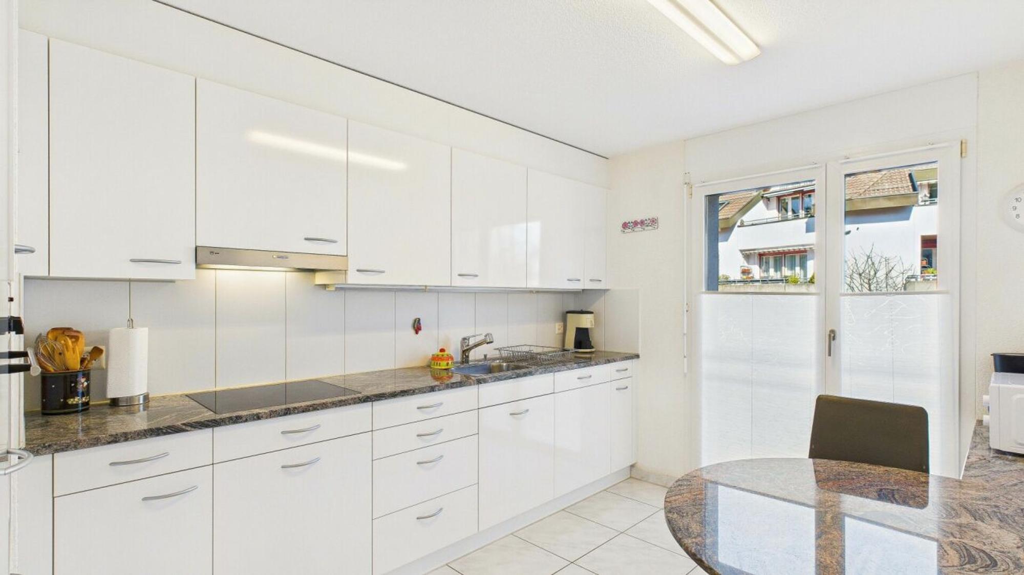 Stylish Living – 4.5-Room Apartment with Plenty of Space and Comfort - 8