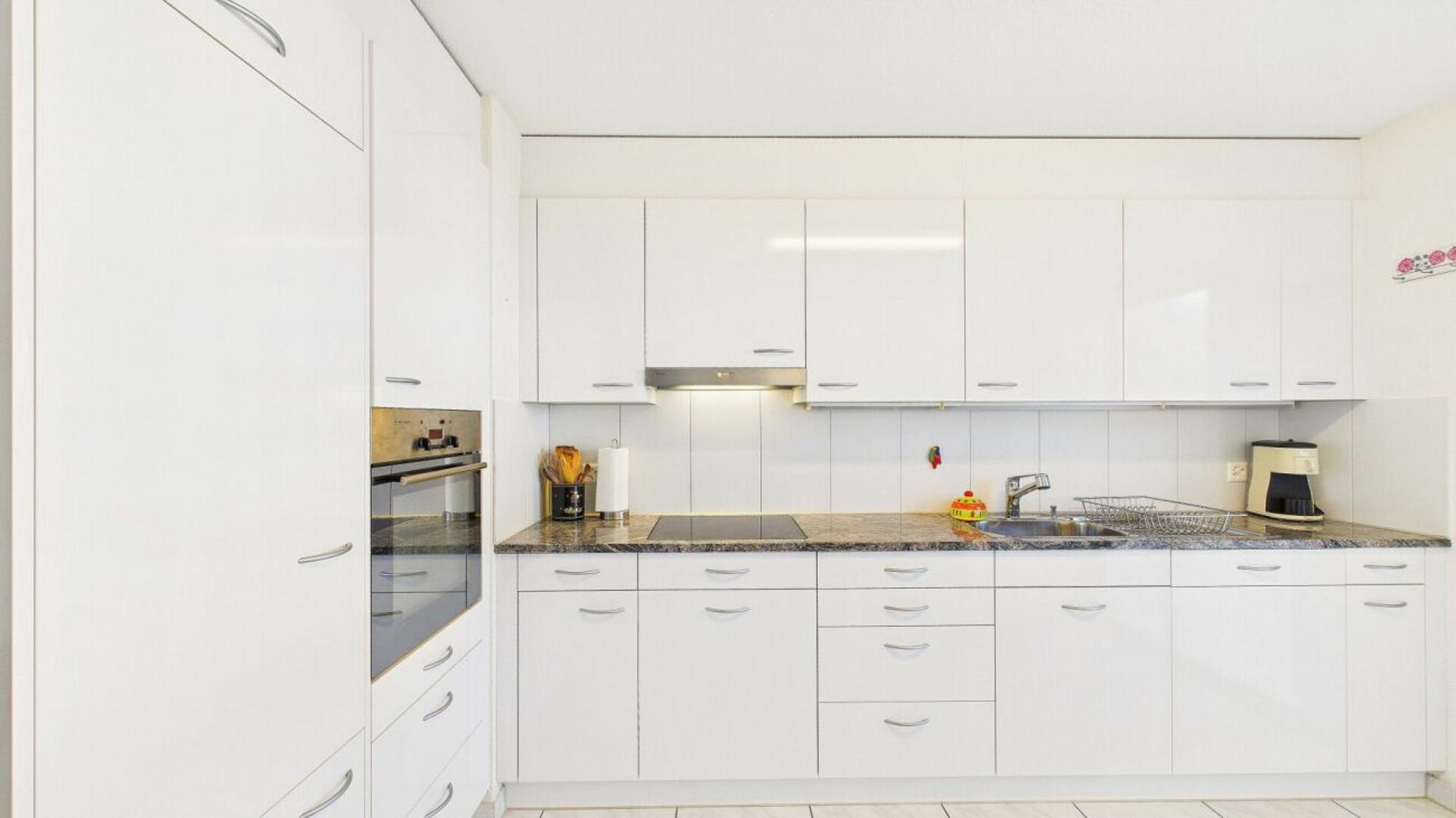 Stylish Living – 4.5-Room Apartment with Plenty of Space and Comfort - 9
