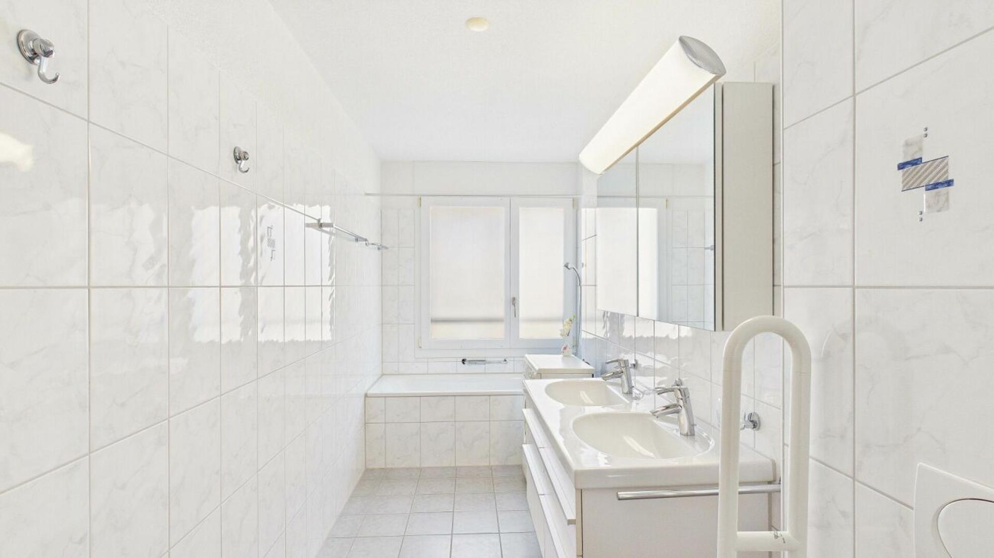 Stylish Living – 4.5-Room Apartment with Plenty of Space and Comfort - 10