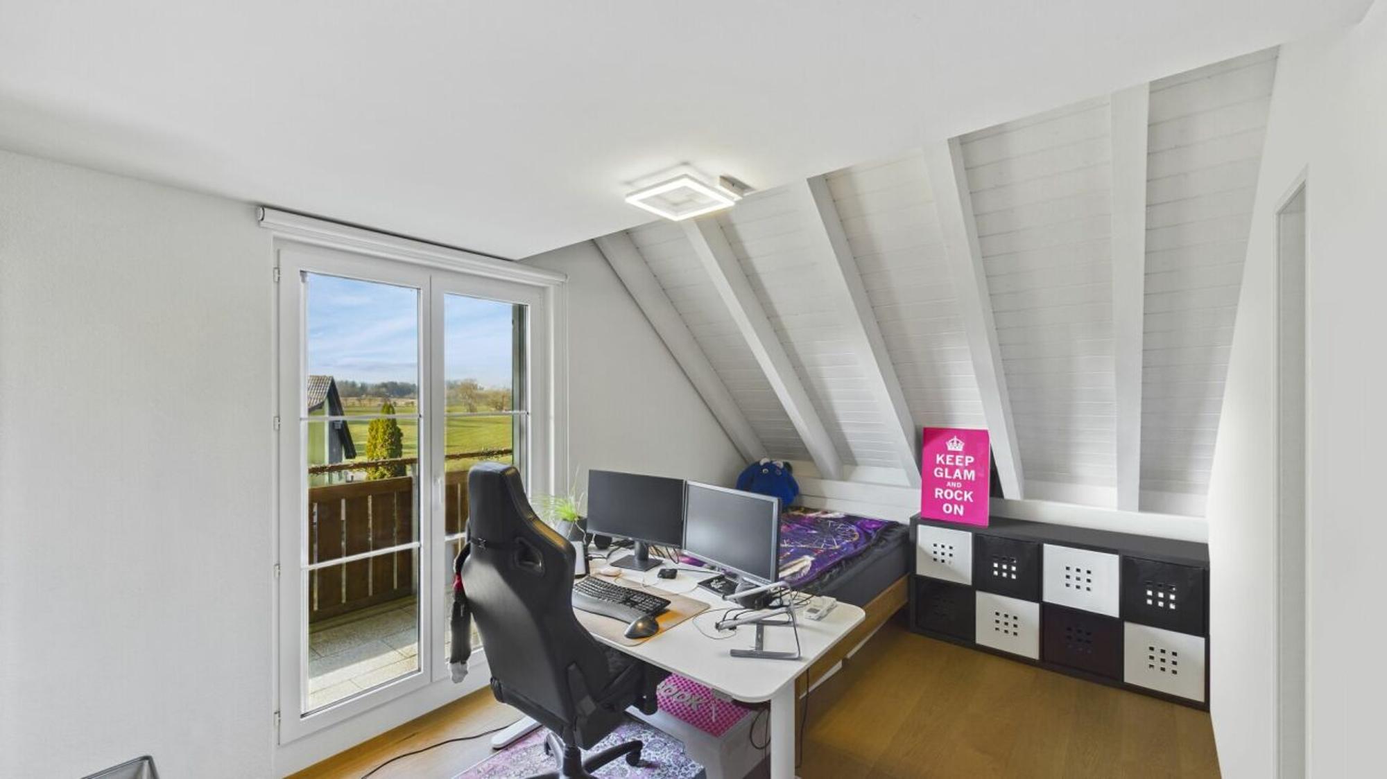 Stylish living with unobstructed views in Oberglatt - 5