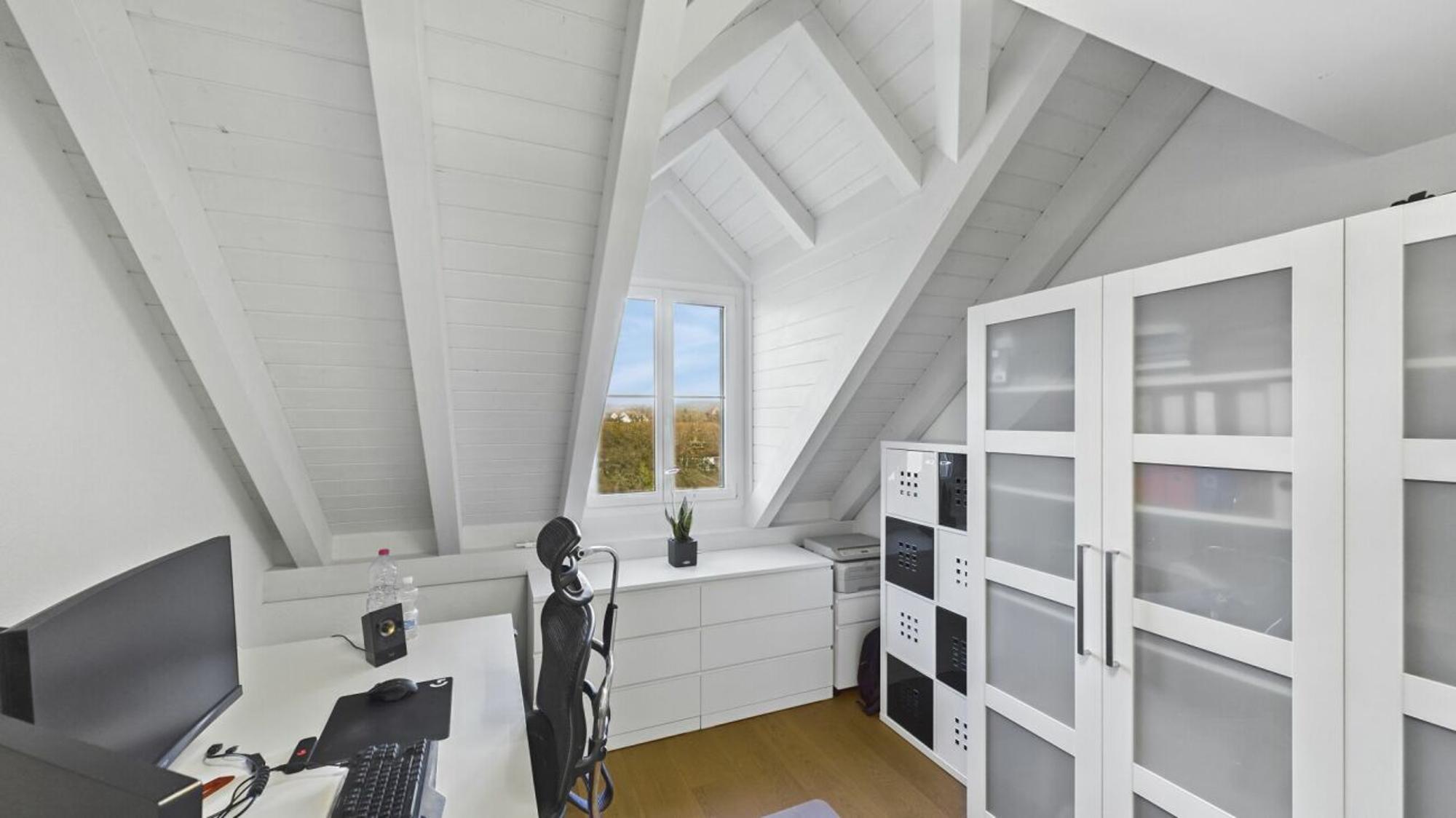Stylish living with unobstructed views in Oberglatt - 6