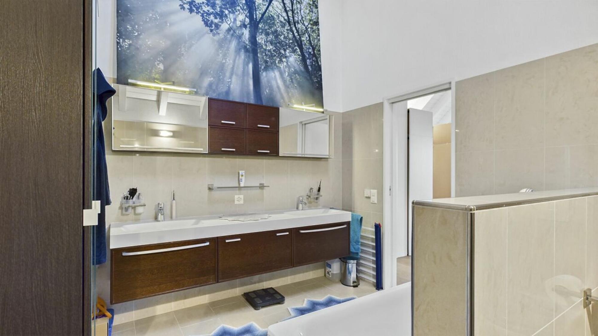 Stylish living with unobstructed views in Oberglatt - 9
