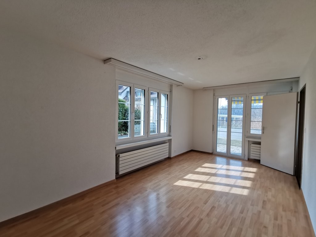 Geräumige 4.5 Zimmer Wohnung mit Terrasse - 2