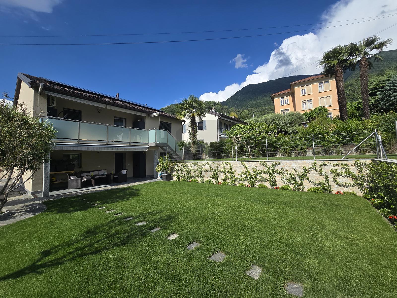 SOLEGGIATO E TRANQUILLO CON GIARDINO - 0