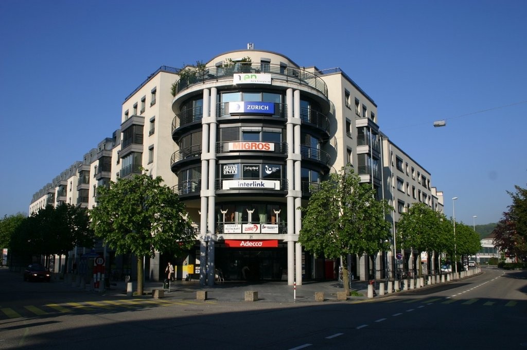 Ein glücklicher Wohnungsstart über den Dächern - 0
