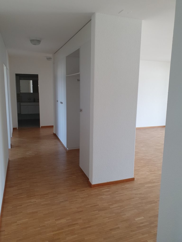 Ein glücklicher Wohnungsstart über den Dächern - 10