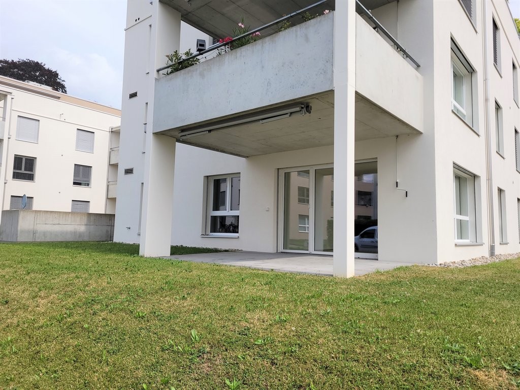 Grosszügige Wohnung mit Gartensitzplatz - 0