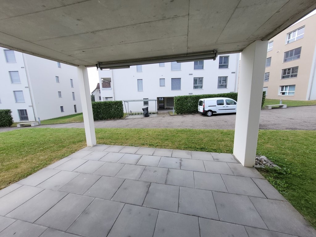 Grosszügige Wohnung mit Gartensitzplatz - 8