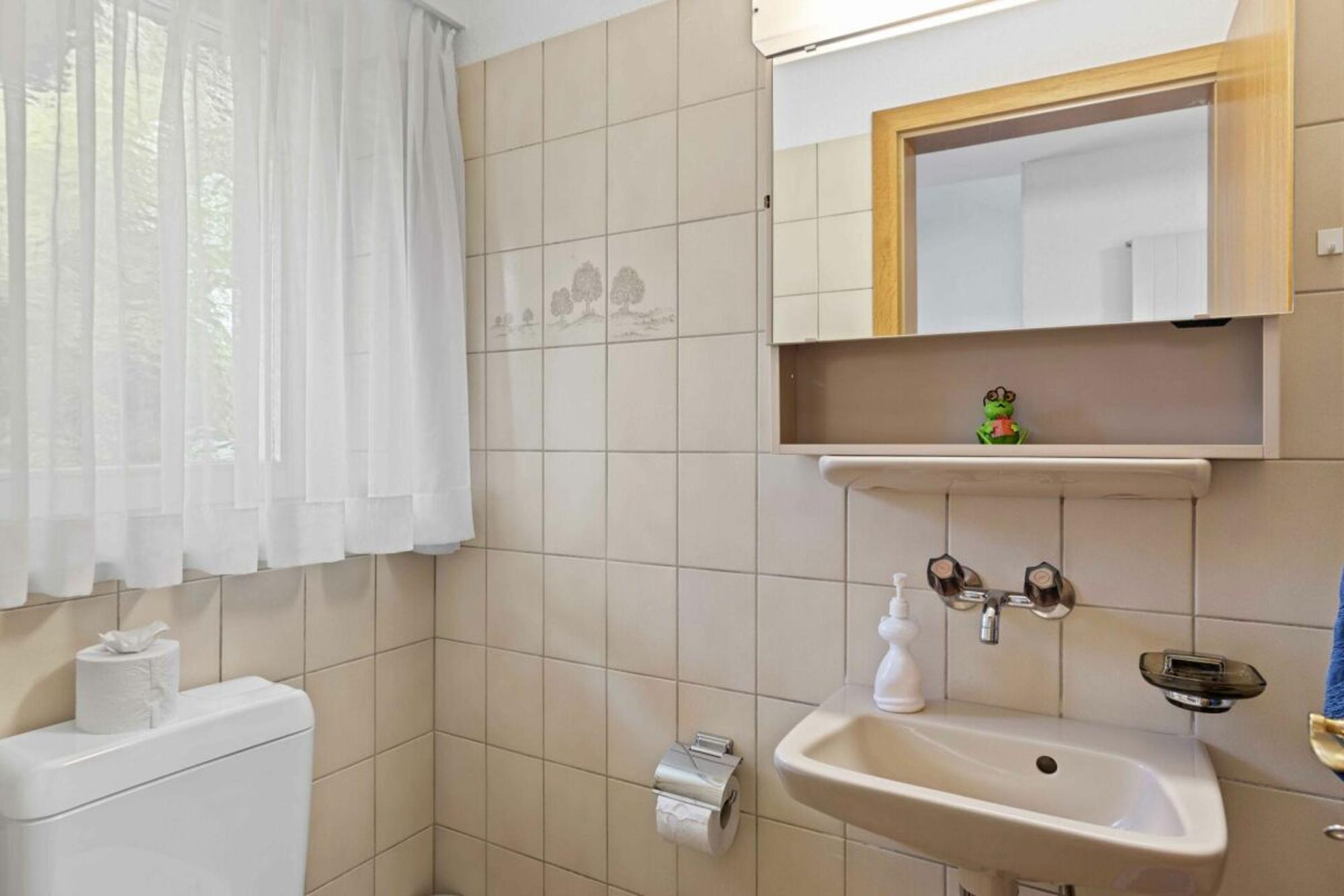 Charming semi-detached house with garden and garage in a quiet location in Matzingen - 7