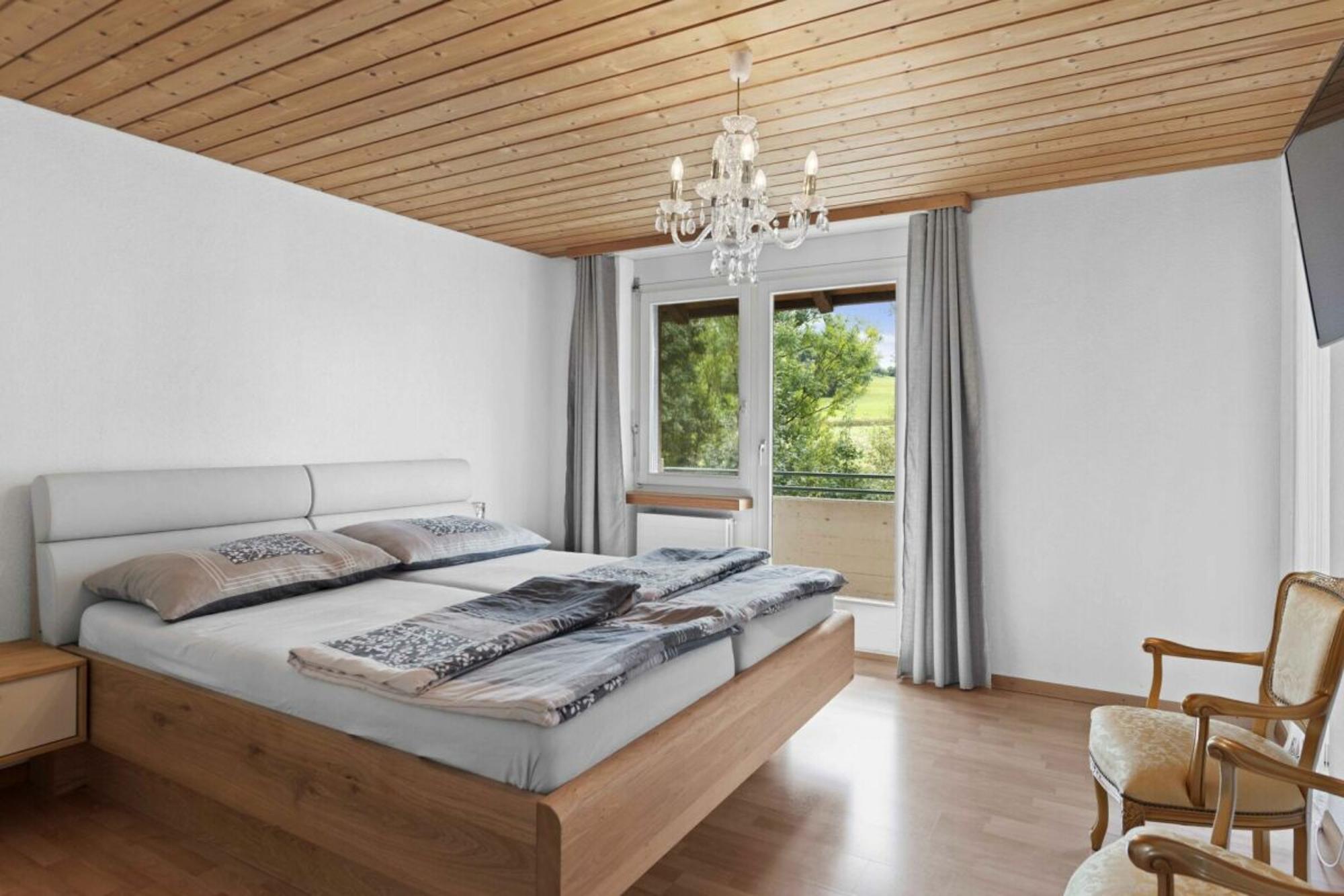 Charming semi-detached house with garden and garage in a quiet location in Matzingen - 9