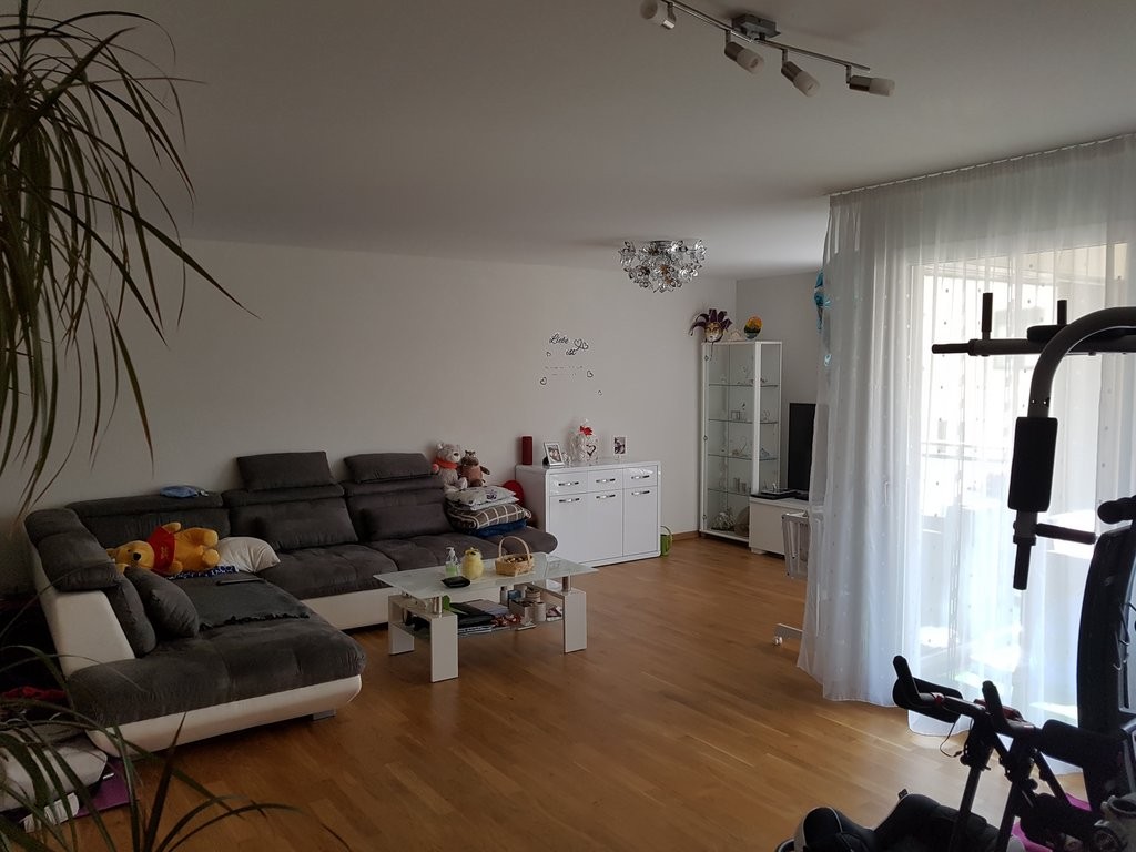 Schöne 2.5 Zimmer-Wohnung in Maienfeld zu vermieten - 2