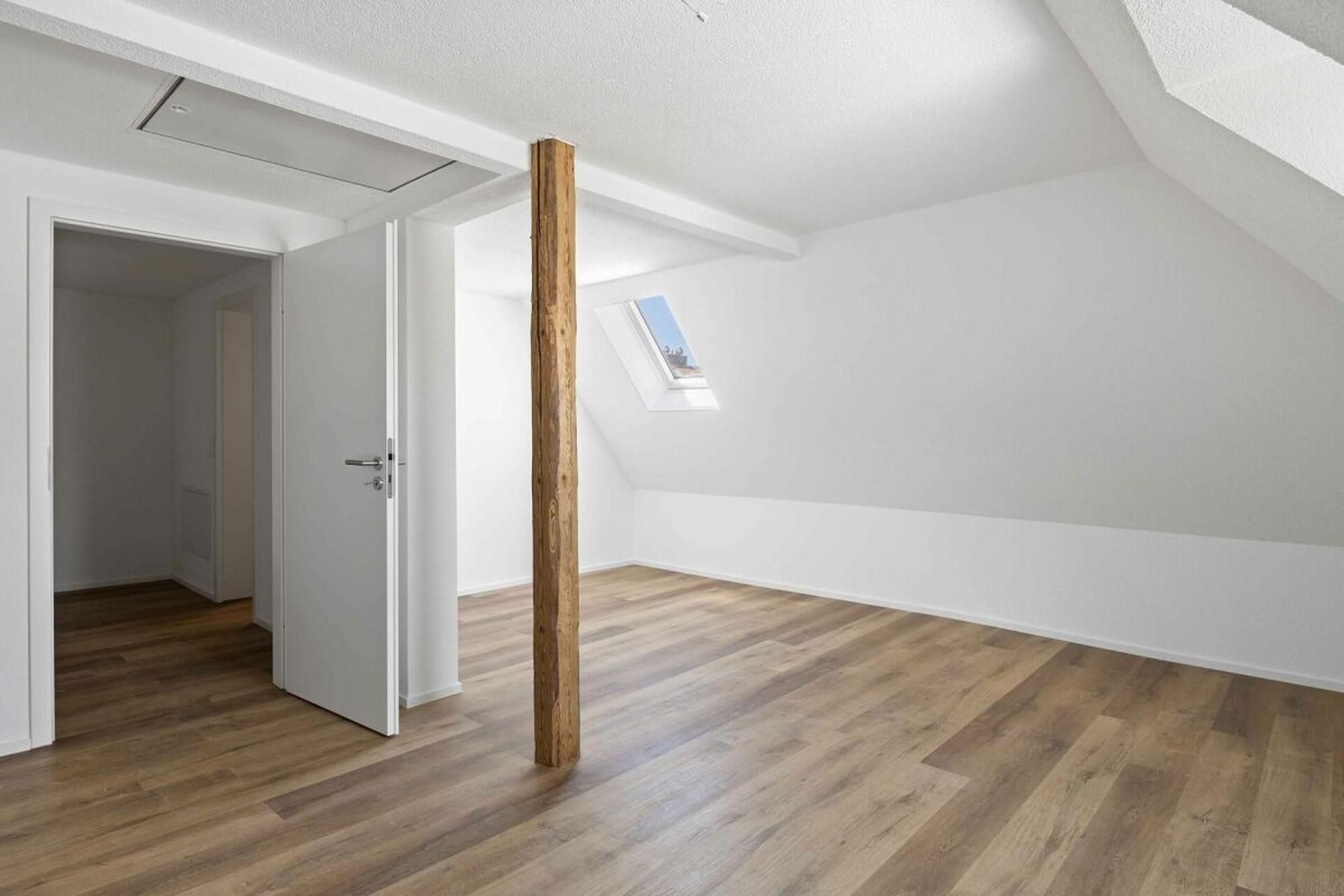High-quality renovated semi-detached house in Wohlen - 8