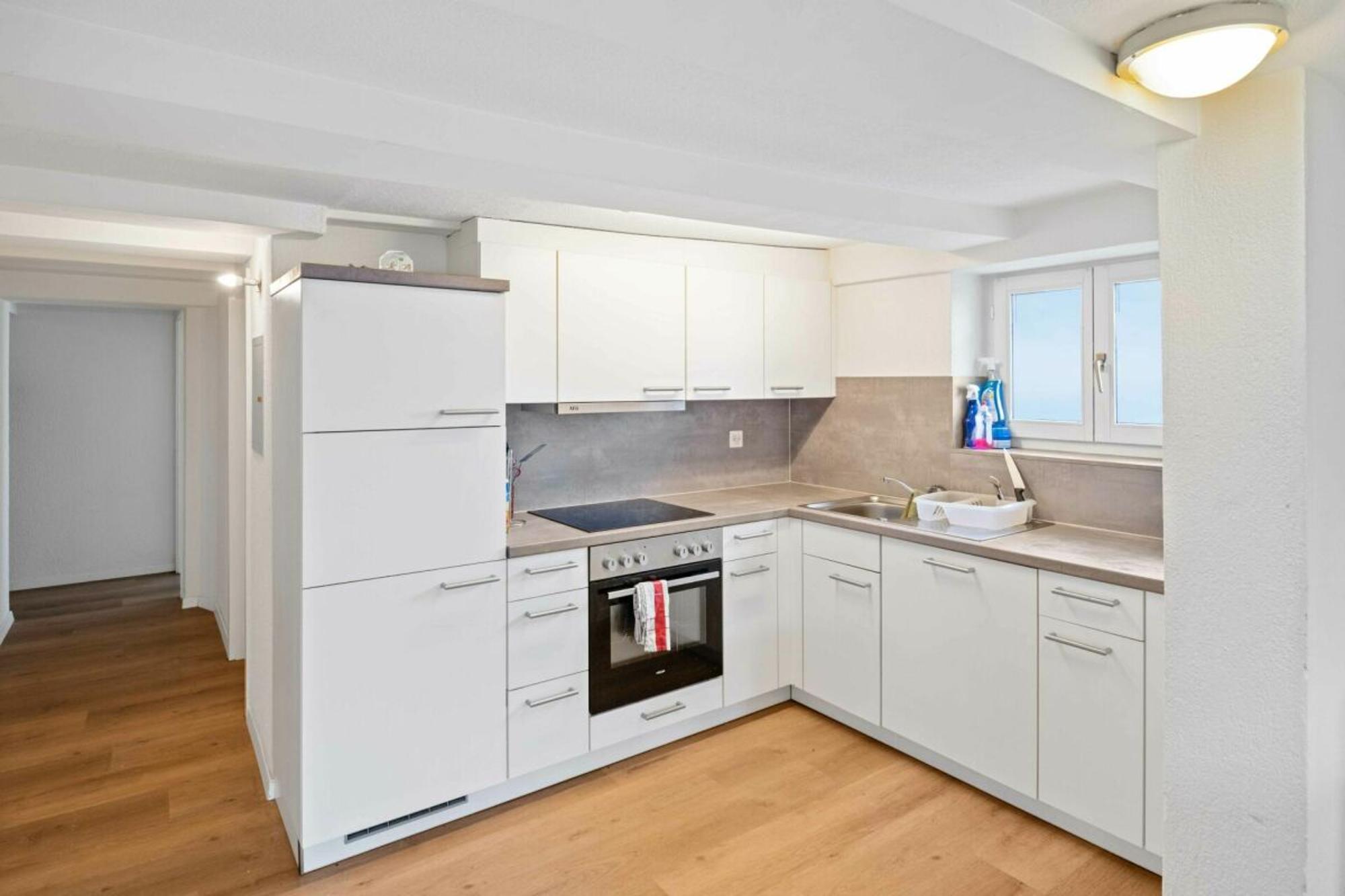 Profitable property in Aargau: Renovated apartment building with three apartments - 10