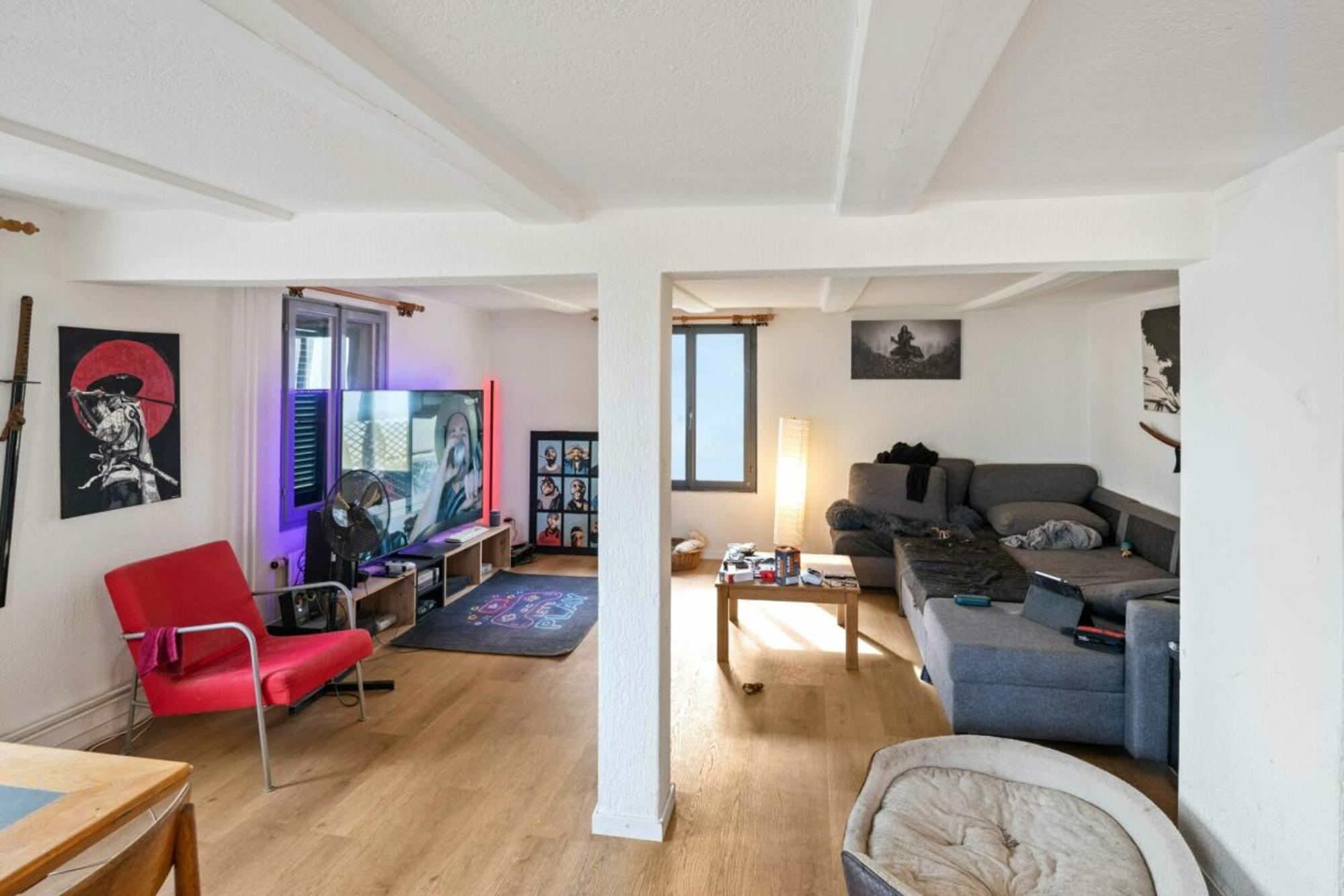 Profitable property in Aargau: Renovated apartment building with three apartments - 9