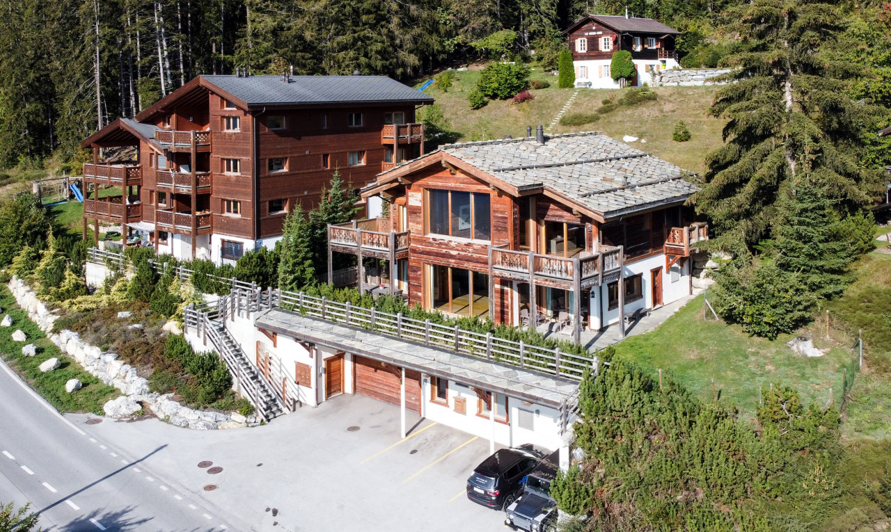 Chalet in à Crans-Montana - 0