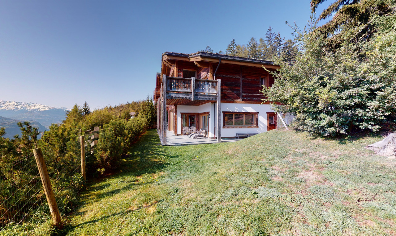 Chalet in à Crans-Montana - 1