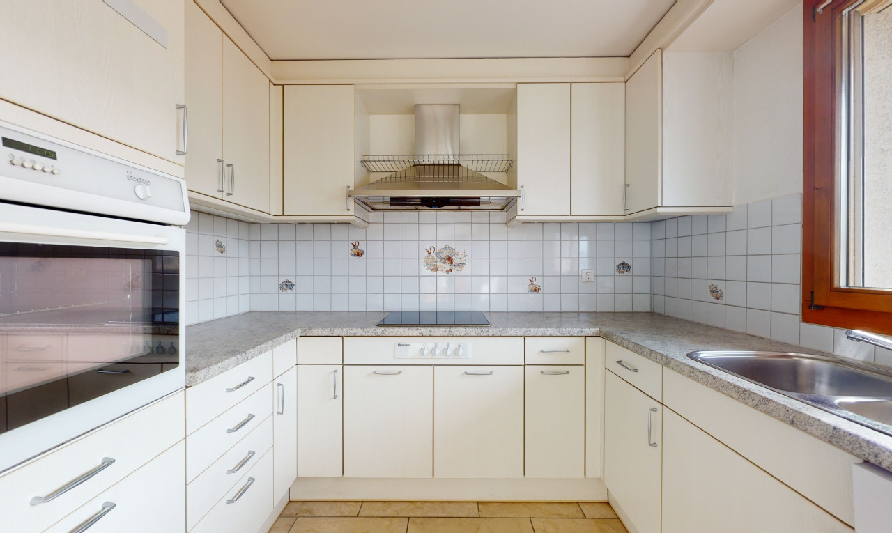 Stilvolle 4-Zimmerwohnung mit Wintergarten und Schwedenofen - 0