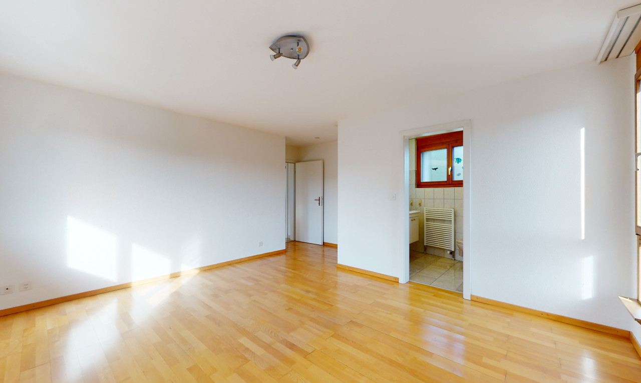 Stilvolle 4-Zimmerwohnung mit Wintergarten und Schwedenofen - 9