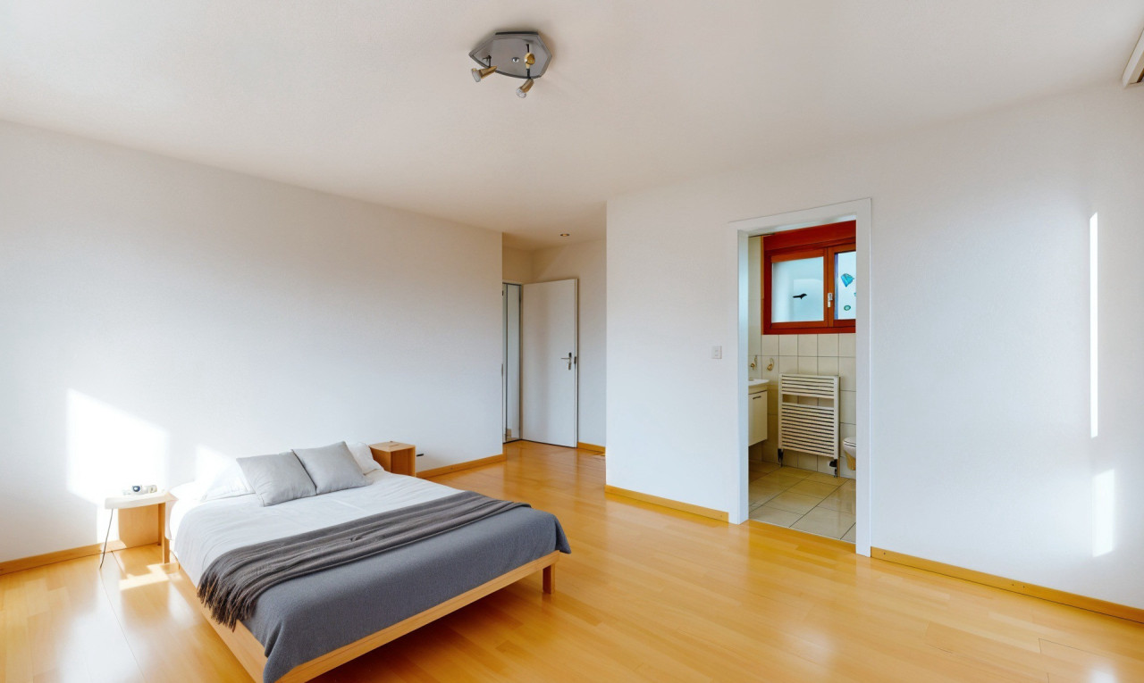Stilvolle 4-Zimmerwohnung mit Wintergarten und Schwedenofen - 10
