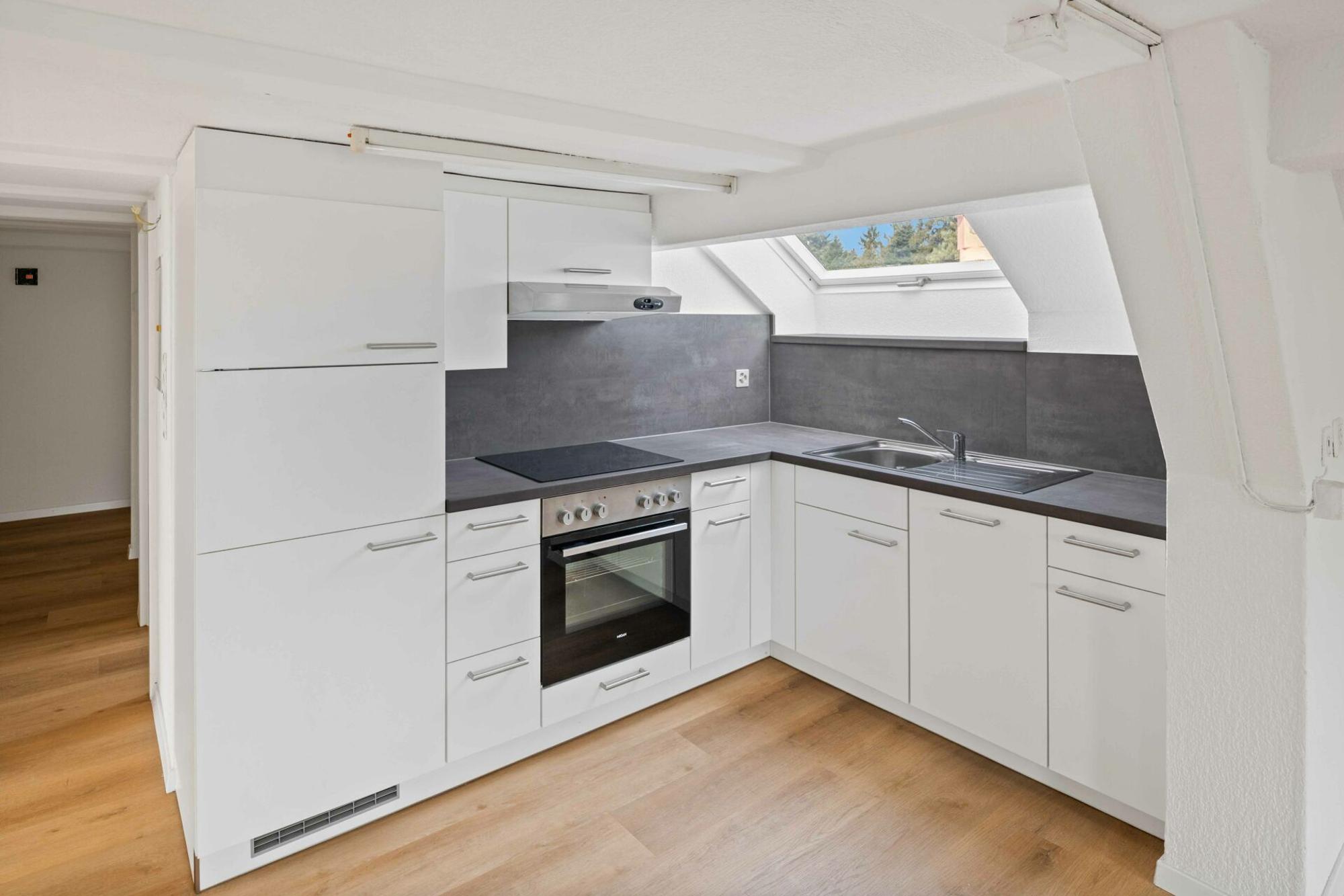 Profitable property in Aargau: Renovated apartment building with three apartments - 2