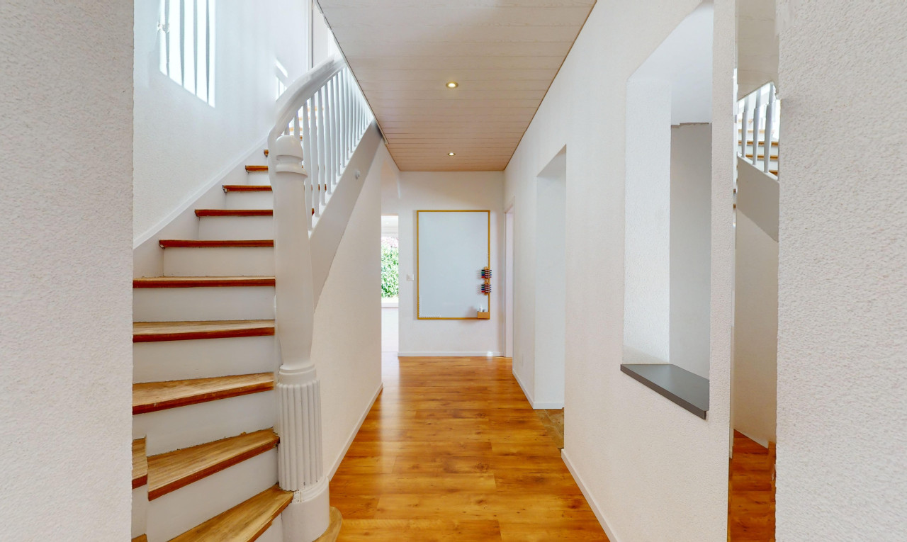 Charmantes Einfamilienhaus mit traumhafter Aussicht und grossem Garten - 8