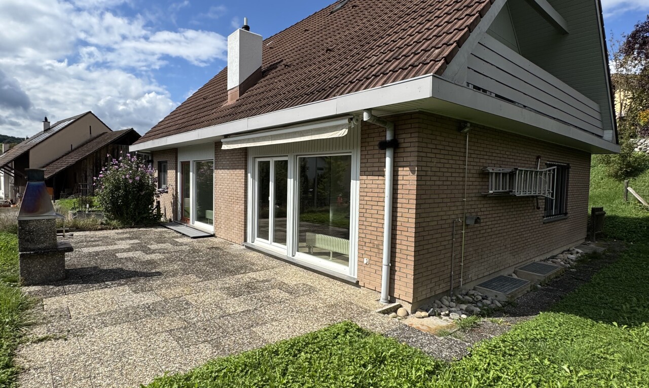 Charmantes Einfamilienhaus mit Gartenidylle und viel Platz in Magden - 1