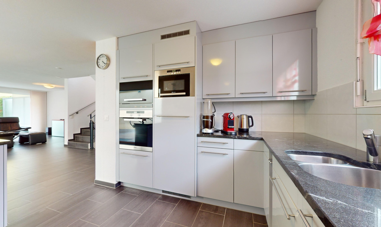 Freistehendes 5.5-Zimmer Einfamilienhaus mit Garten - 0