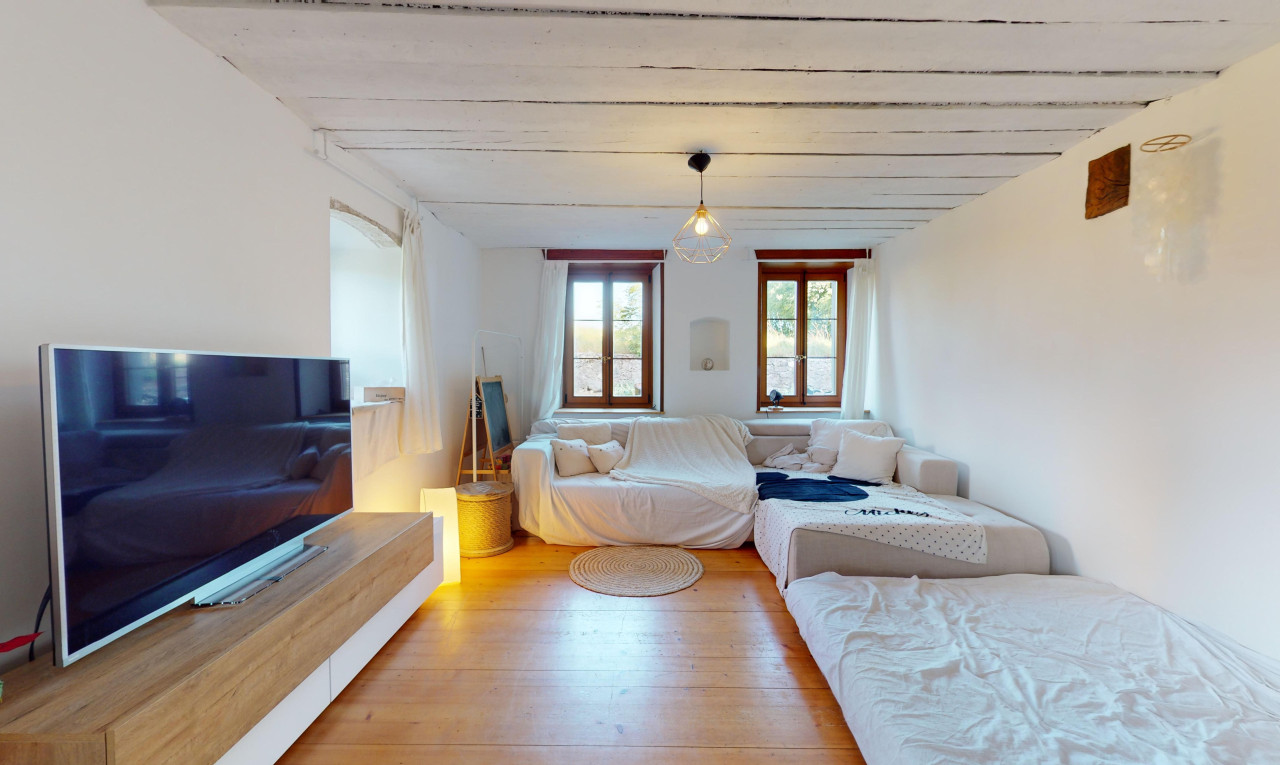 4.5-Zimmer-Wohnung im Erdgeschoss mit privatem Garten in idyllischer L - 3