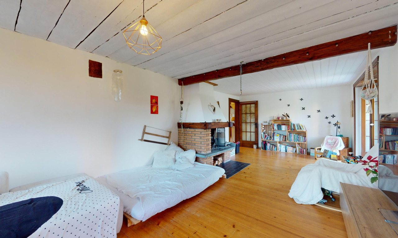 4.5-Zimmer-Wohnung im Erdgeschoss mit privatem Garten in idyllischer L - 4