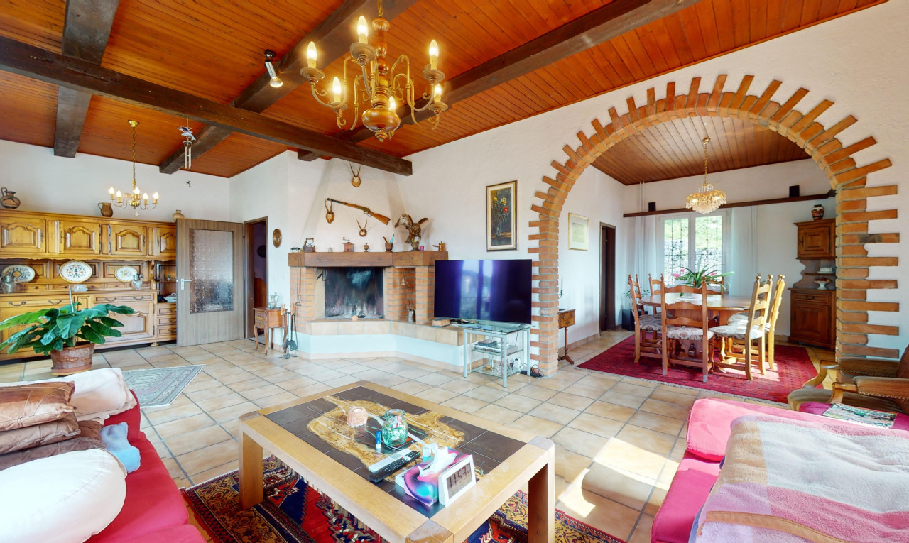 Zentral gelegenes 9.5-Zimmer Einfamilienhaus mit viel Potential - 4