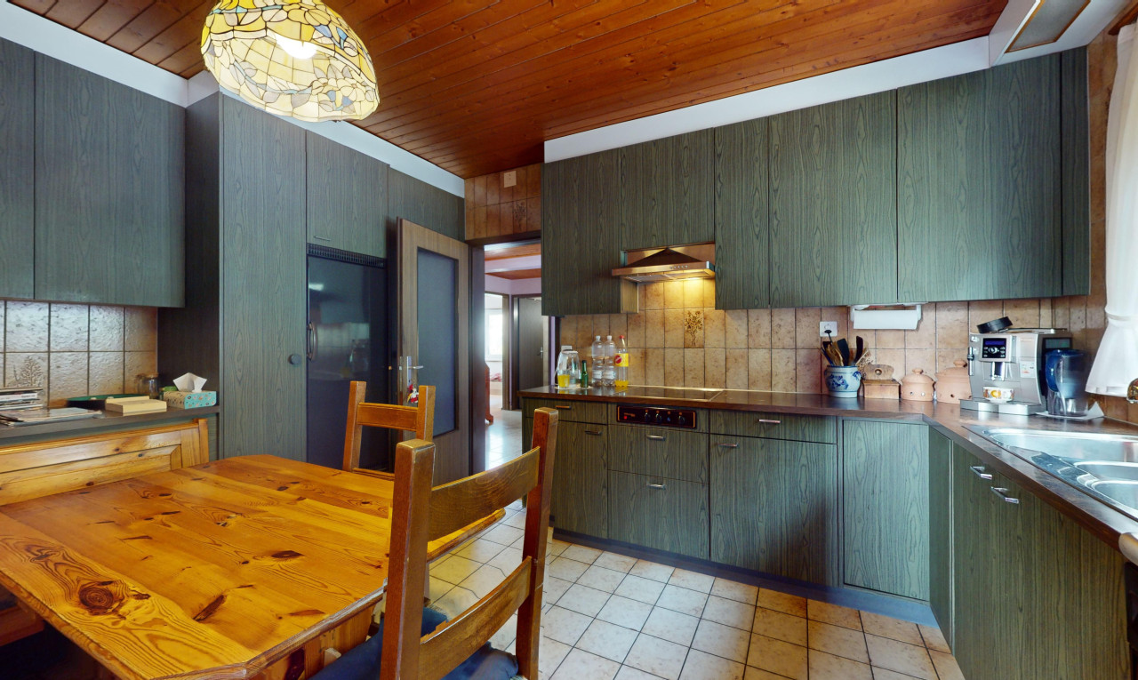 Zentral gelegenes 9.5-Zimmer Einfamilienhaus mit viel Potential - 8