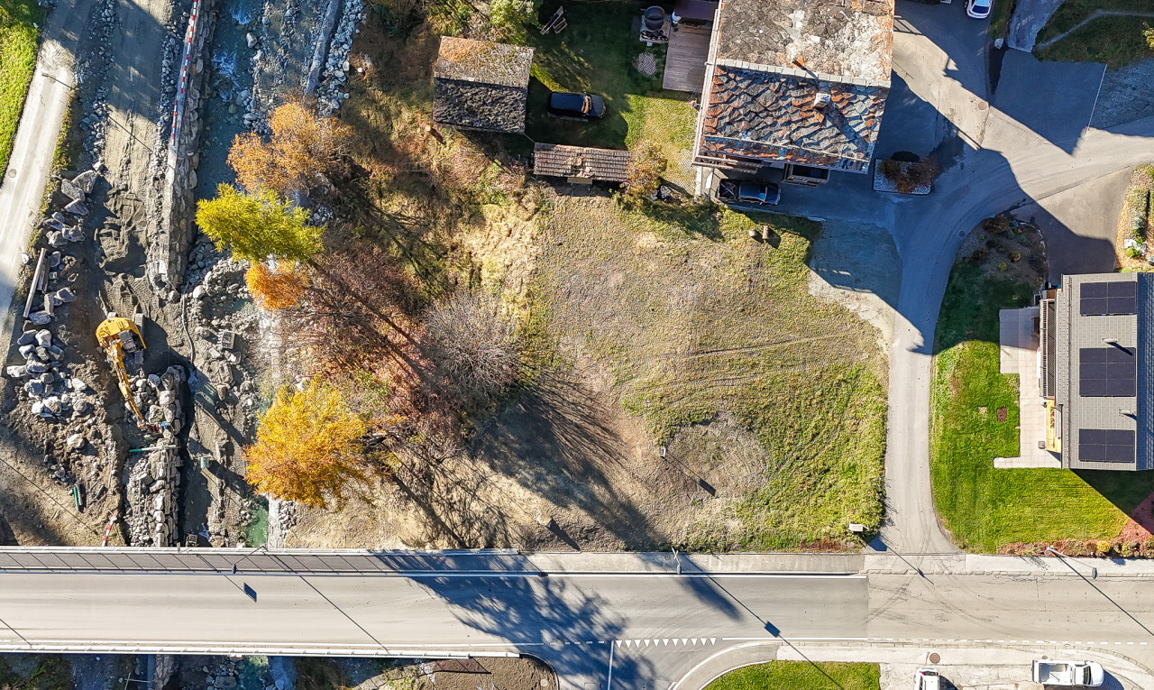 Rare and Ideally Located Land in Haudères - 1