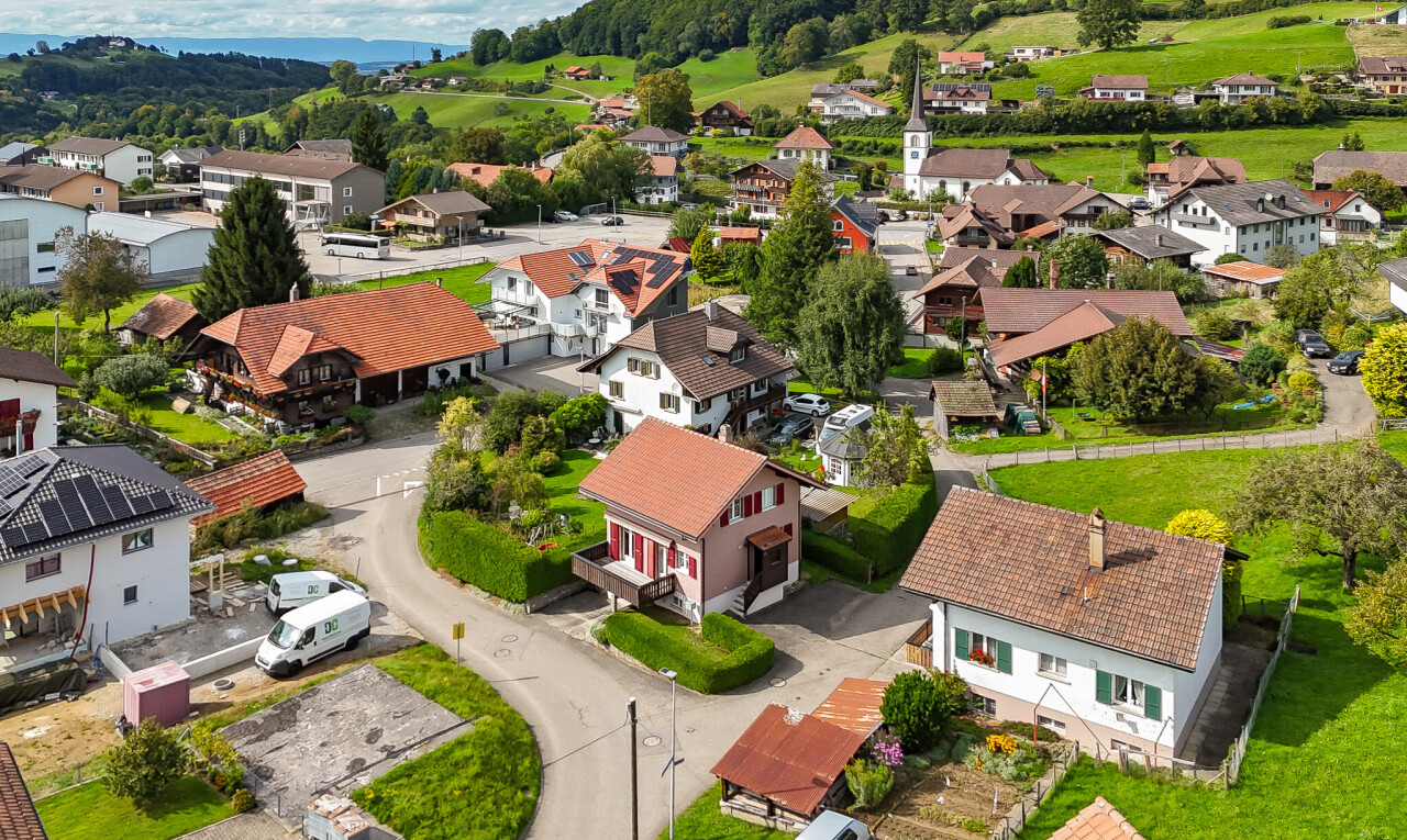 Ihr freistehendes Chalet mit Garten in Plasselb - 4