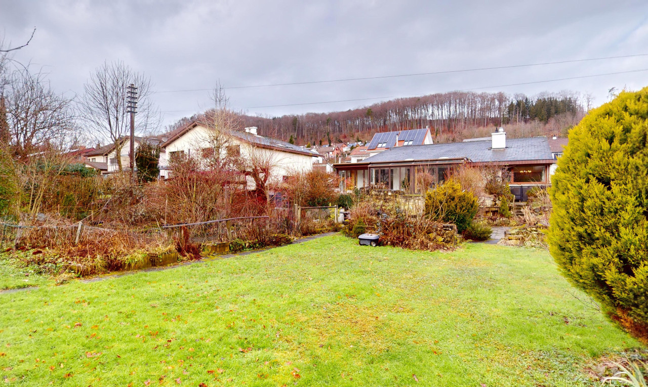 Freistehendes Einfamilienhaus auf 1'135 m² Grundstück an ruhiger Lage - 0