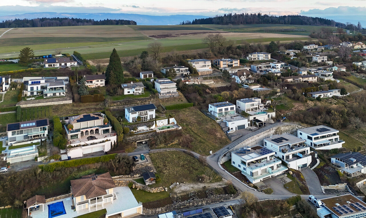 Vom Architekten entworfene Villa mit Panoramablick auf den See und die - 10