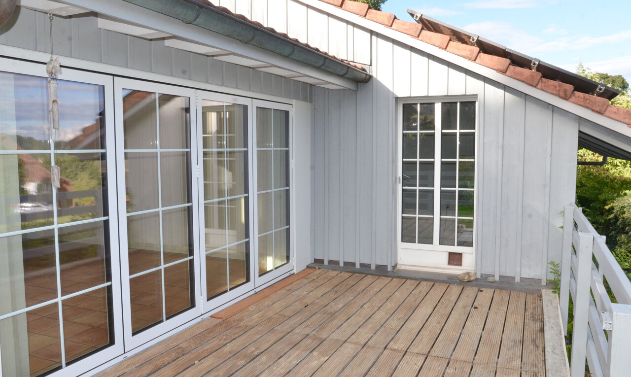 Alleinstehendes Landhaus mit viel Platz, grossem Atelier und viel Land - 11