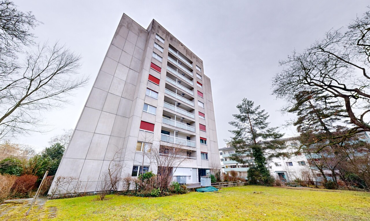 Bright 3-Room Apartment in a Central Location of Birsfelden - 2