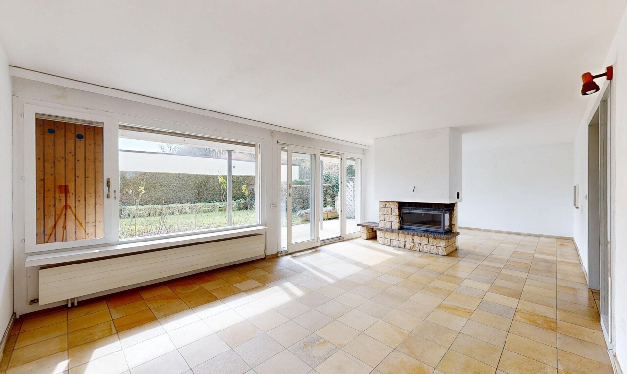 Family-Friendly Terraced House with Garden in Oberwil BL - 3