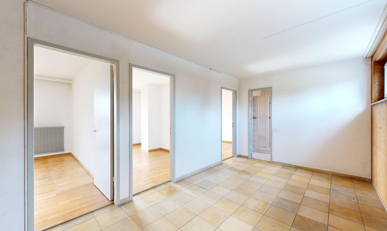 Family-Friendly Terraced House with Garden in Oberwil BL - 9